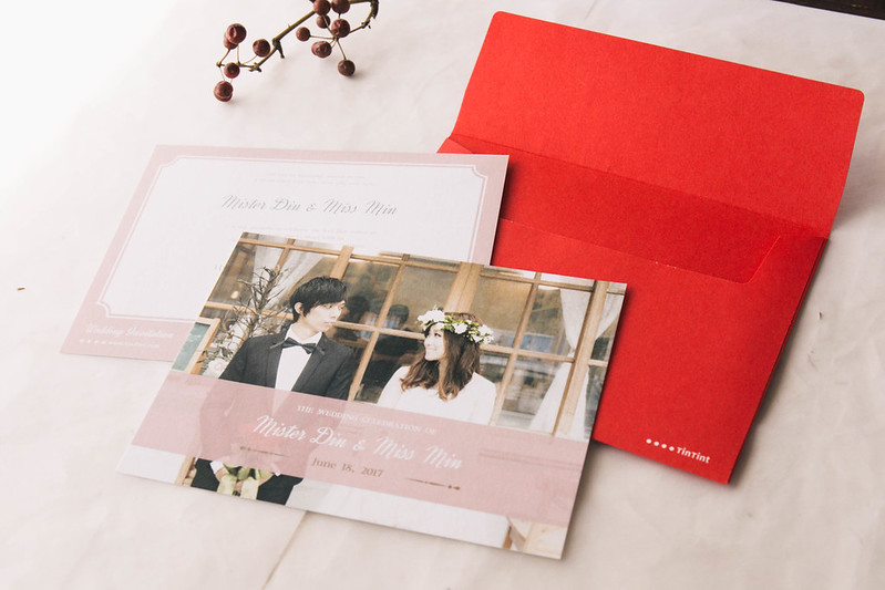 朱槿紅 — 較凸顯婚禮的儀式性，兼具質感與莊重